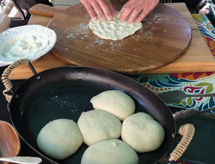Shaping laffa dough