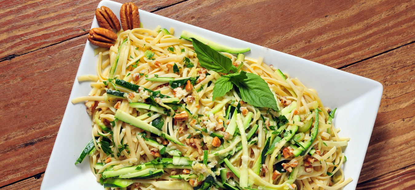 Linguine with zucchini and pecans