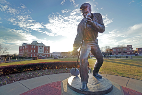 Statue of Elvis in Tupelo, Mississippi