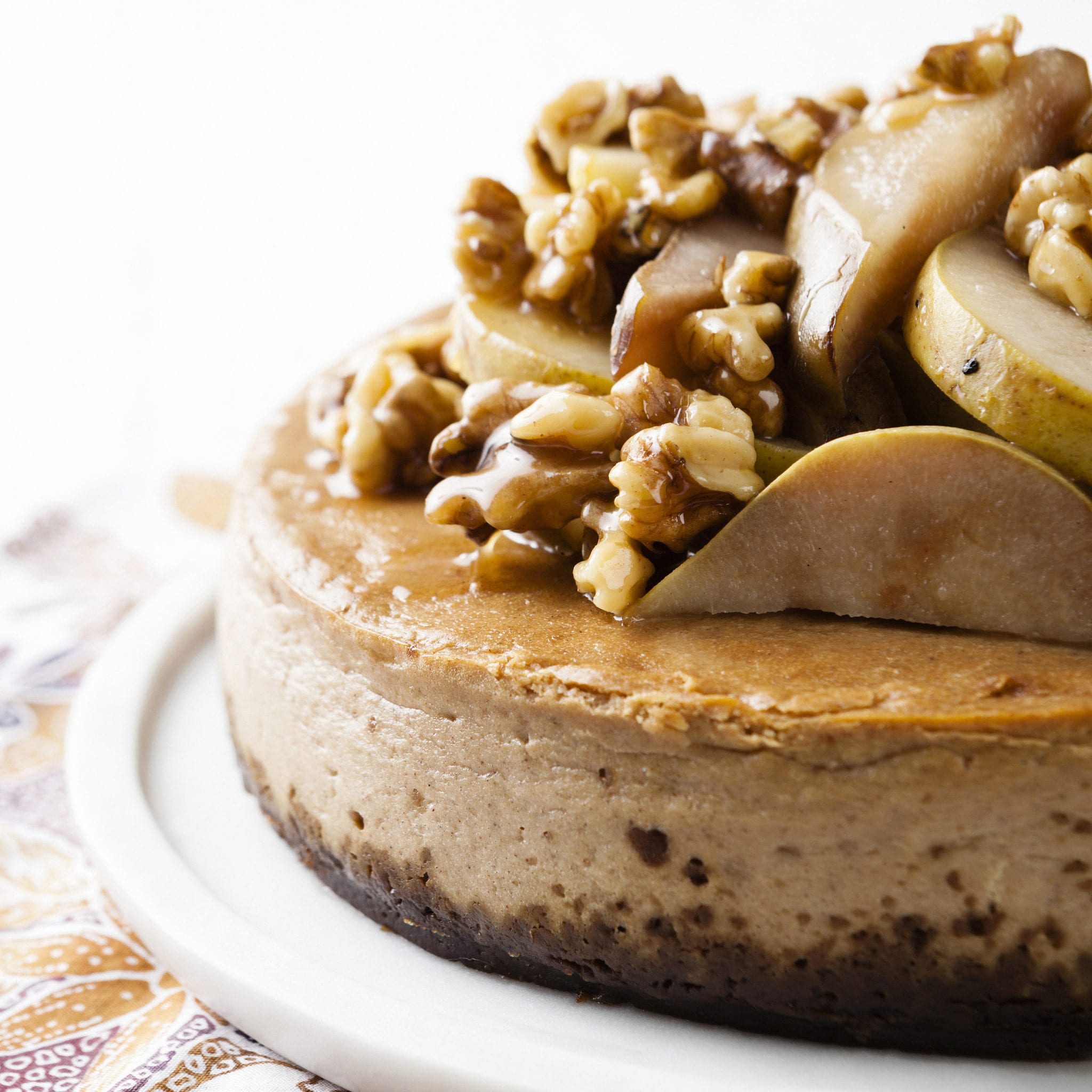 Chai-Cheesecake-with-Pears-and-Walnuts