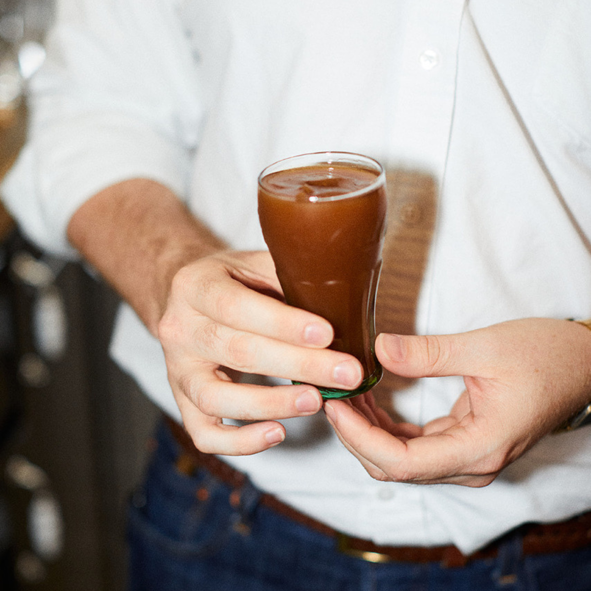 Ron Con Cola, a brown colored cocktail