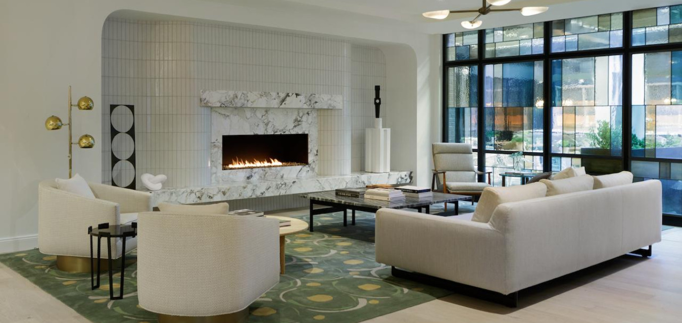The lobby sitting area and fireplace at the Kimpton Sylvan