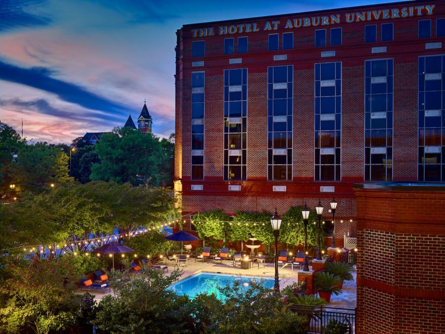 Hotel Auburn x