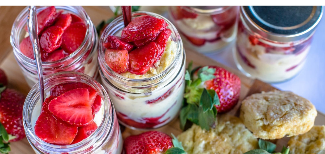 Strawberry shortcake trifles