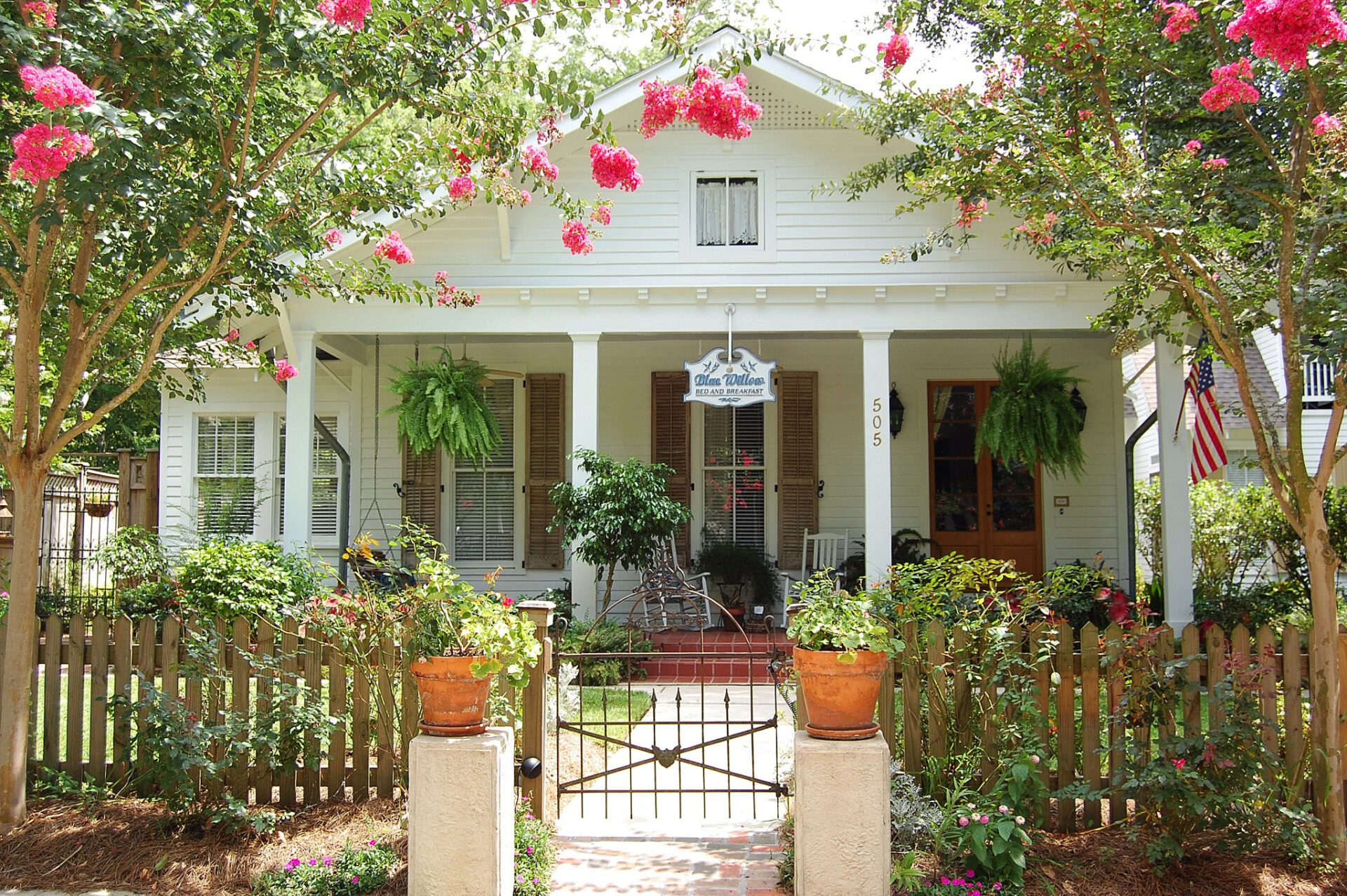 Vlue Willow Bed and Breakfast Entrance with blooming crepe myrtles 