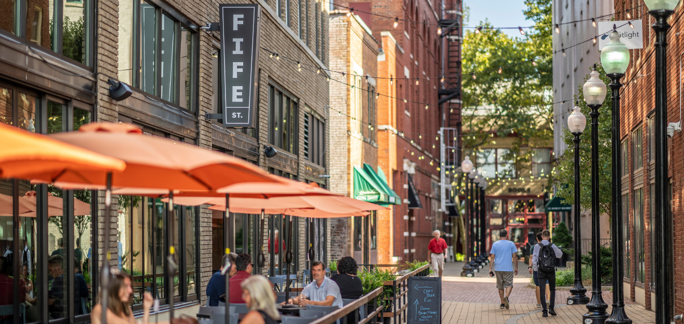 A lively street in the heart of Charleston, West Virginia
