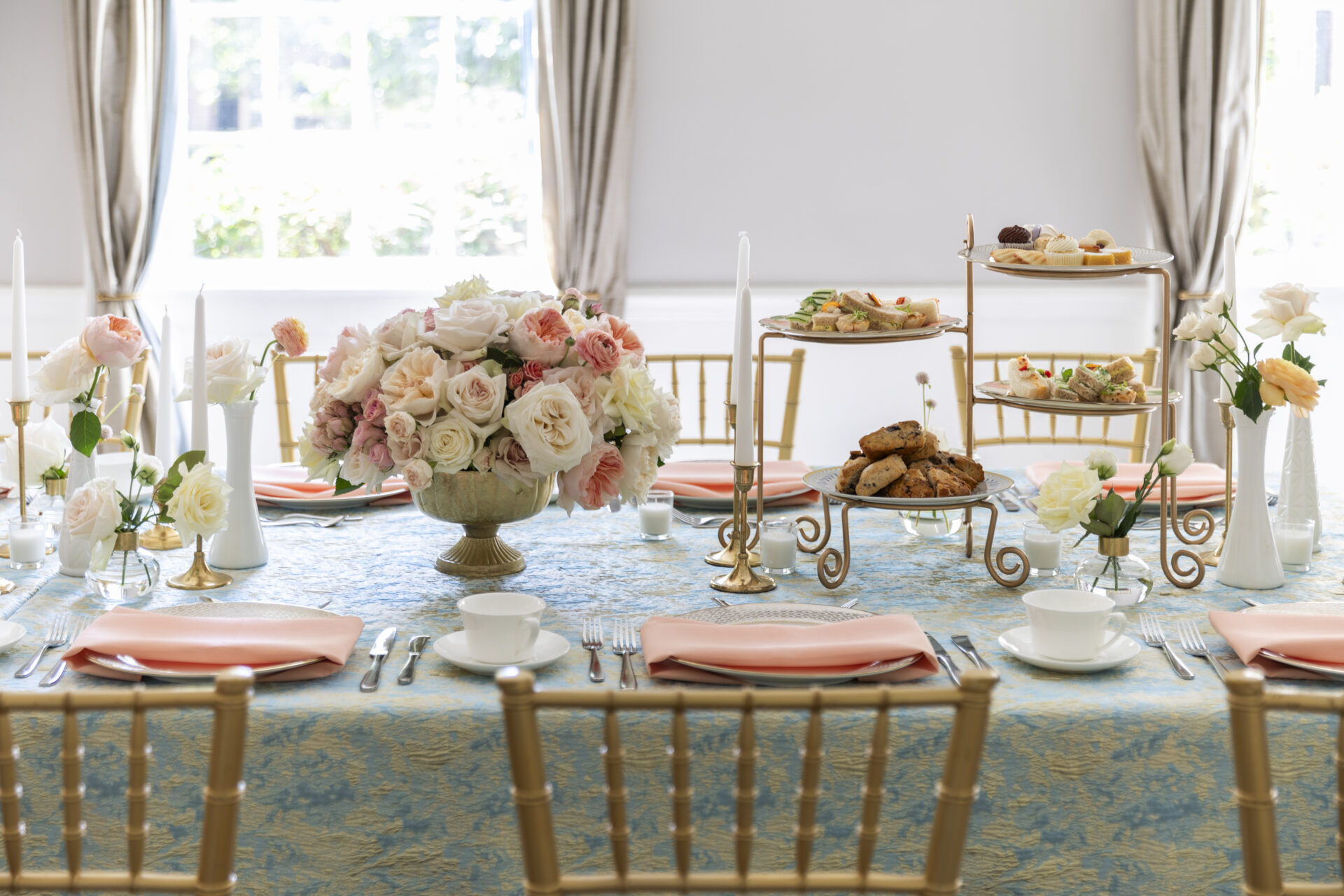 A spring dining room table scape at the Carolina Inn in Chapel Hill, North Carolina. 