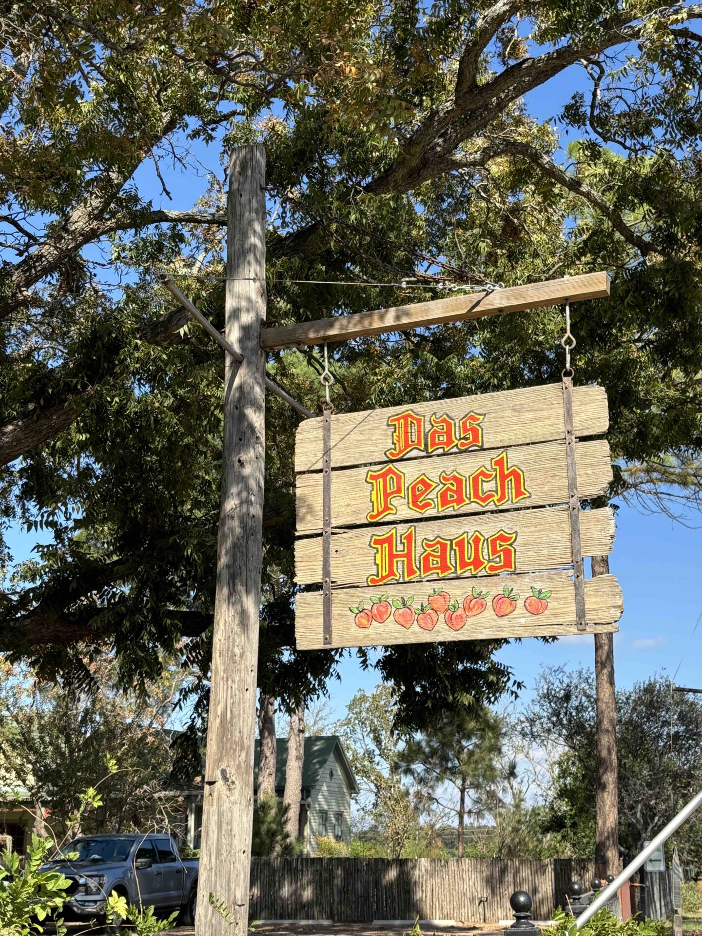 A sign for Das Peach Haus