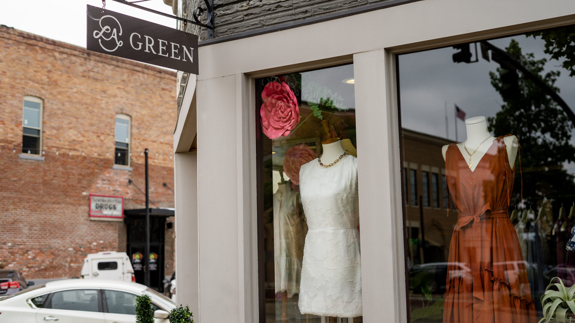 A womens clothing storefront in Tupelo, Mississippi.