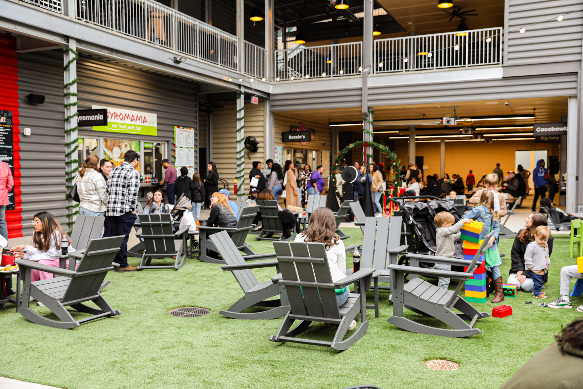 Gather COLA Courtyard Landscape (Photo by CITY SOCIAL)