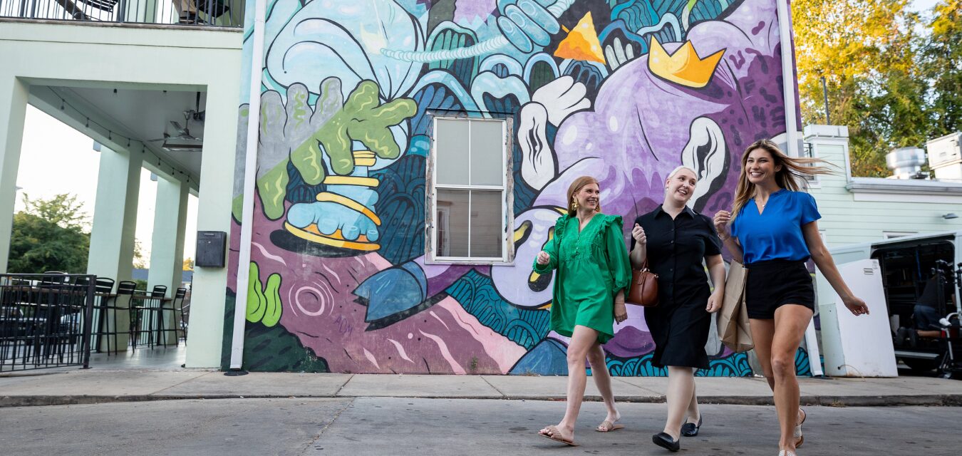 Starkville Mississippi women shopping