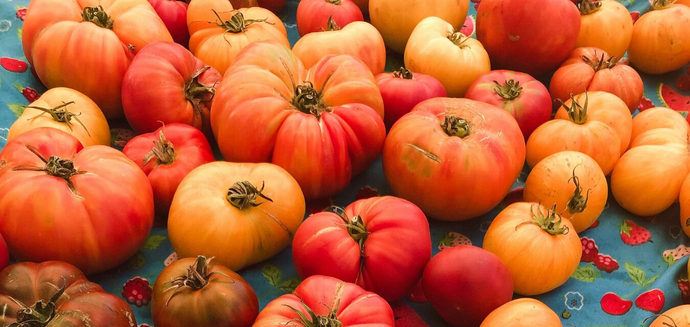 heirloom tomatoes Photo by Cyrus Crossan on Unsplash