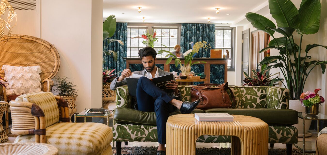 Oliver Hotel Lobby