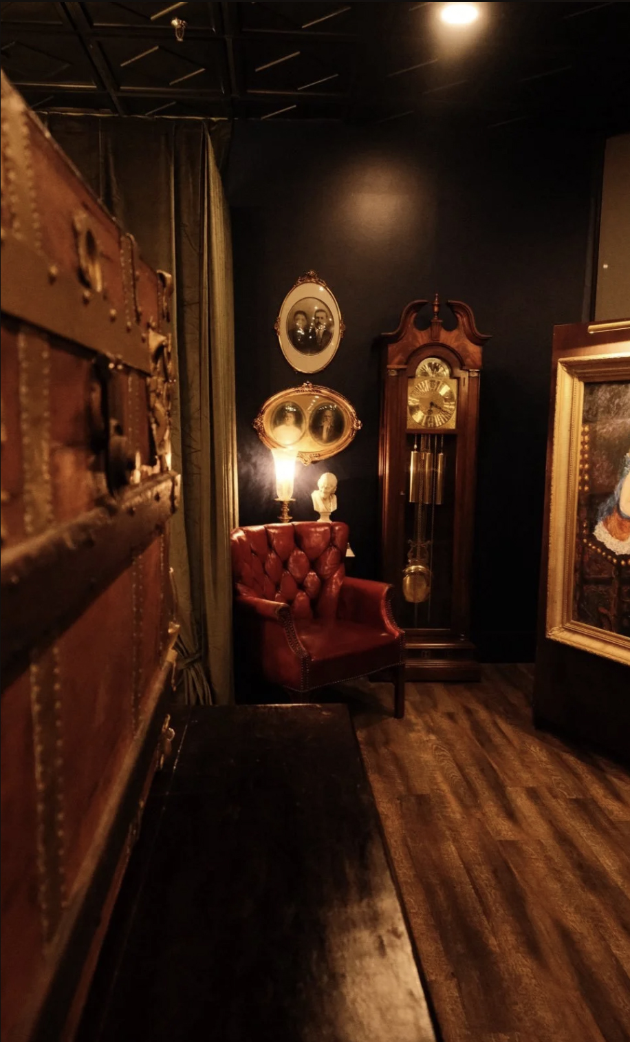 Raven Book Lounge