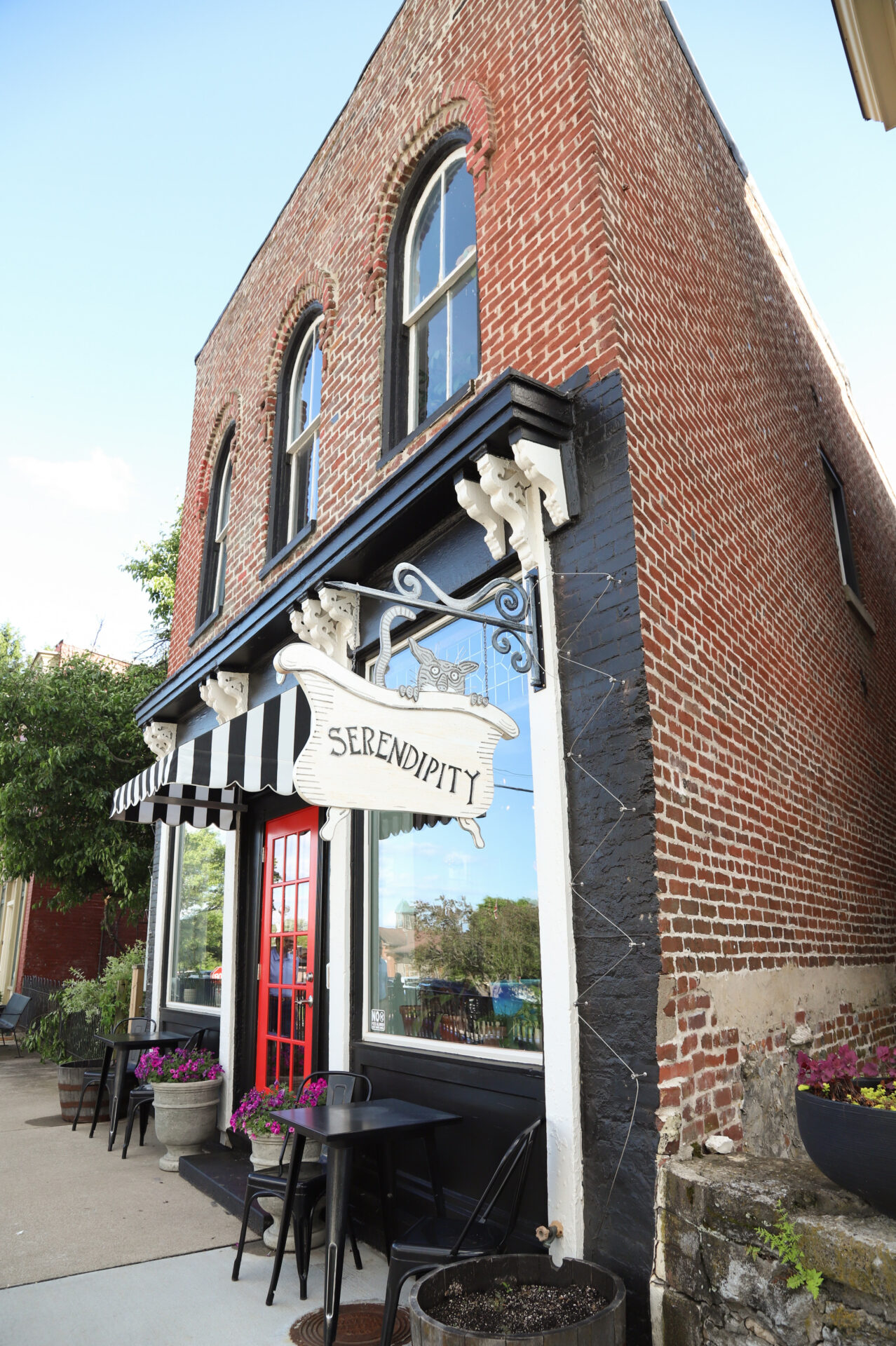 Exterior of Serendipity Publichouse